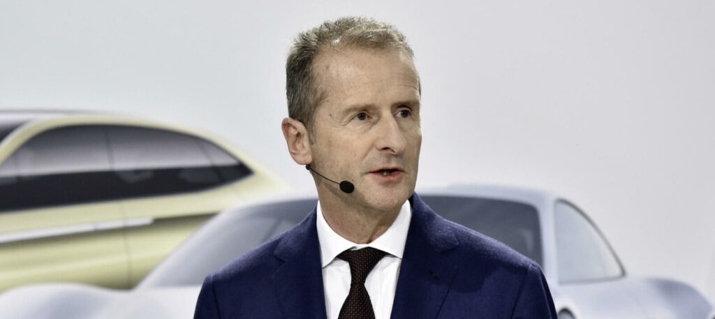 En BMW-executiv talar vid lanseringen av BMW III. (AI text)