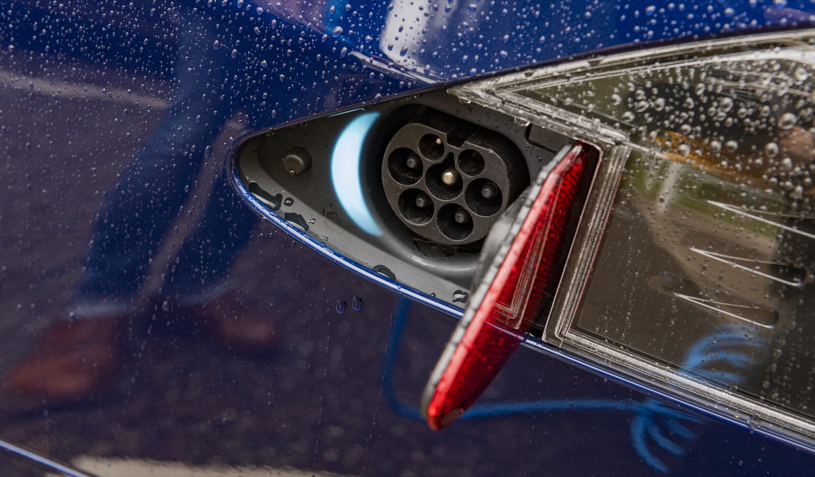 En blå Tesla (AI text)