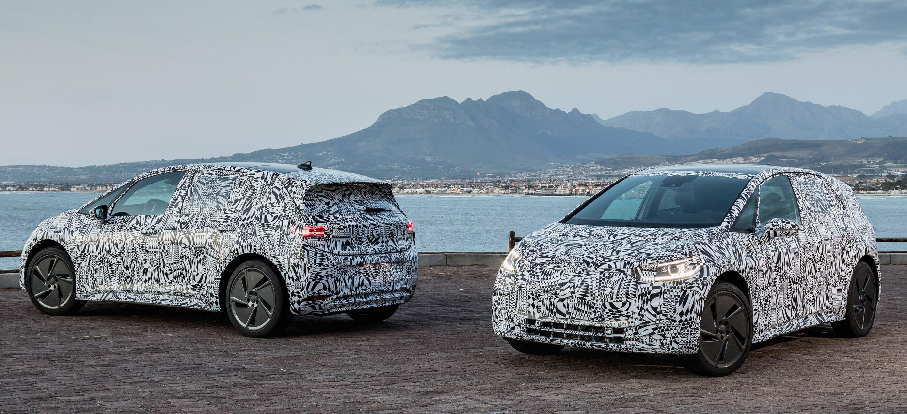 Volvo e-tron upptäcktes i parkeringsplatsen (AI text)