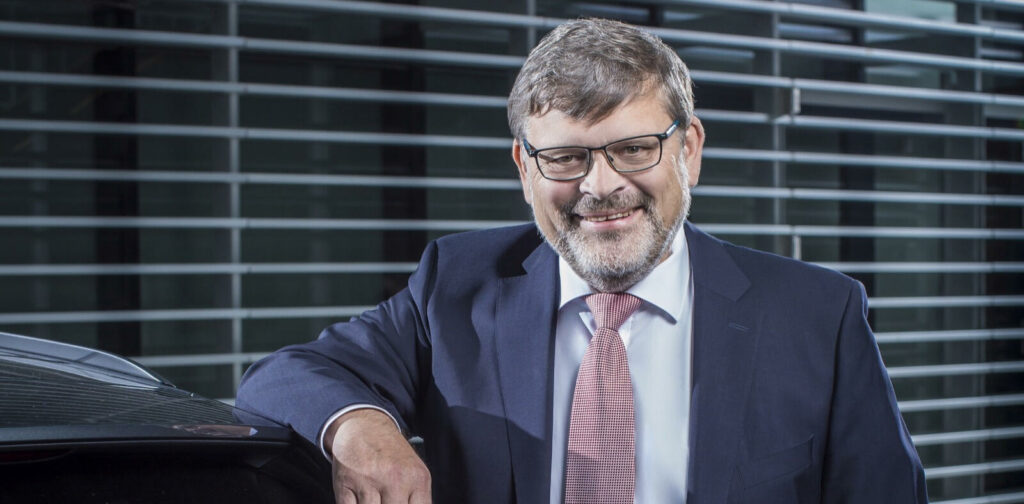 Hans-Joachim Rothenpieler, som är styrelseledamot med ansvar för utveckling, säger att Audi jobbar hårt med att utveckla bränslecellsbilar.