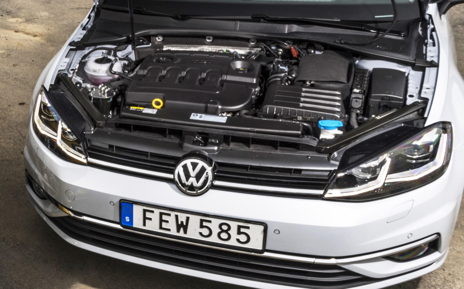 Volkswagen Golf GTI (AI text)