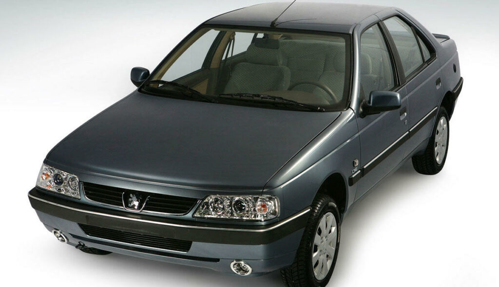 En bil i en studioomväxling (AI text)