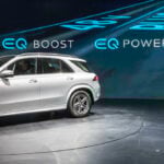 Mercedes-Benz GLE på Egyptens bilmässa (AI text)