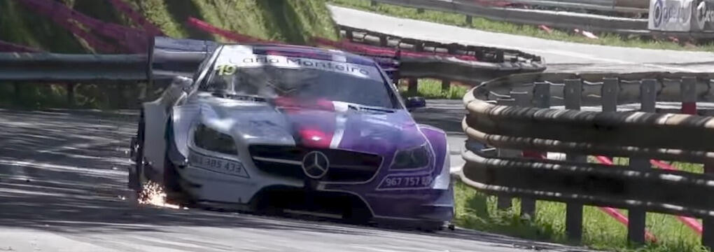 Reto Meisel kör med ett ständigt gnistregen efter sig. Vilket ljud!