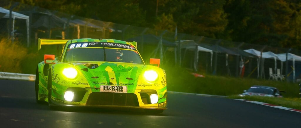 En gröngul Porsche GT3 RS (AI text)