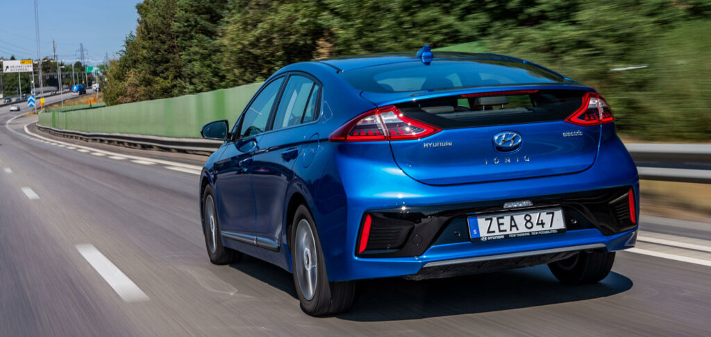 Hyundai Ioniq brukar vara snålast i olika jämförelser av elbilarnas förbrukning. Enligt tyska ägare blir den omkörd – om än med liten marginal – av Nissan Leaf.