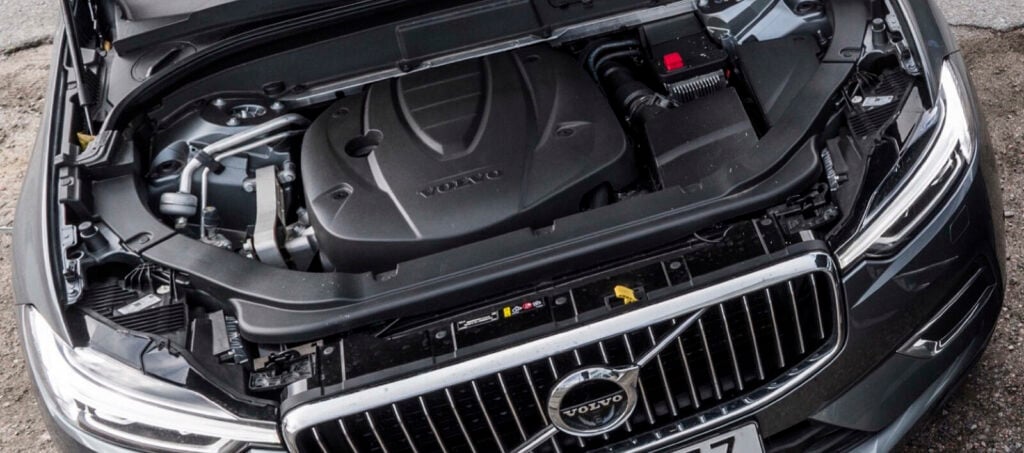 Volvo S90:s huva (AI text)