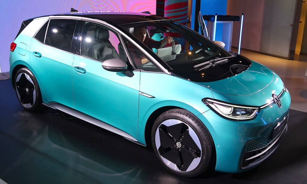 En Volkswagen ID.EV under lanseringen av ID.EV i Shanghai. (AI text)