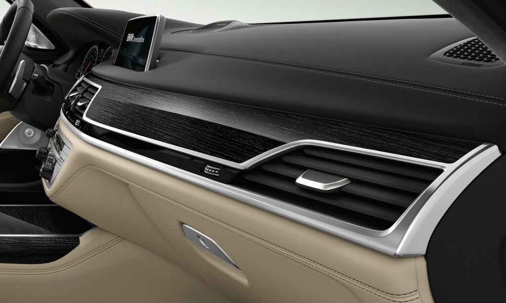 Inredningen av en Mercedes-Benz GLS (AI text)