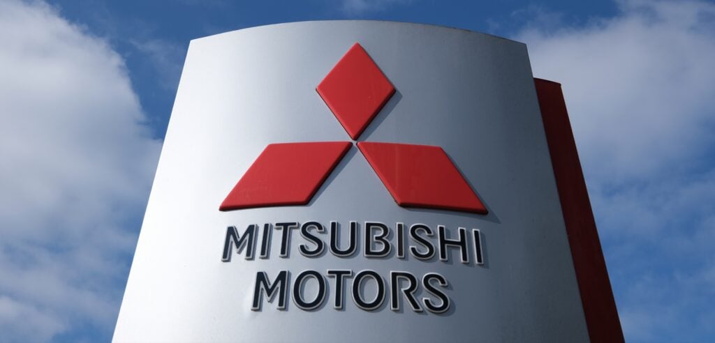 En skylt för Mitsubishi Motors (AI text)