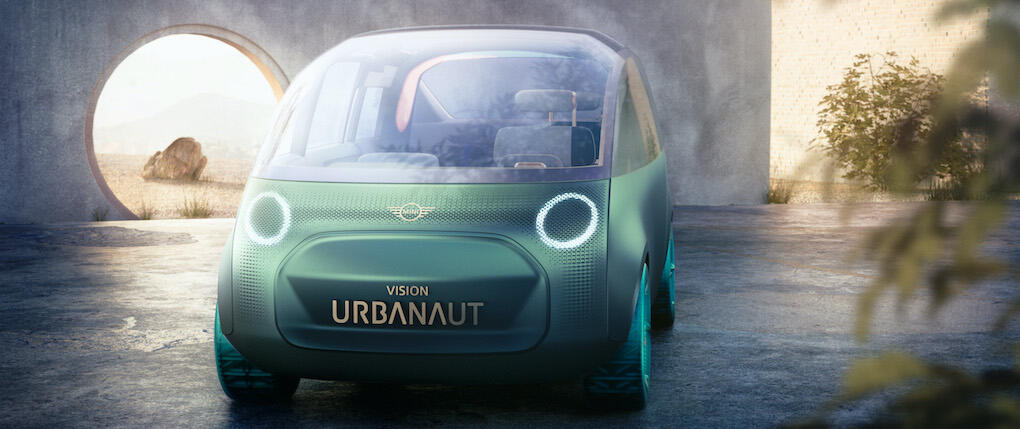 En framtida elbil parkerad i en parkeringsplats. (AI text)