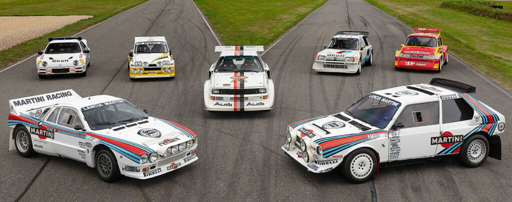 en grupp bilar på en racerbana (AI text)