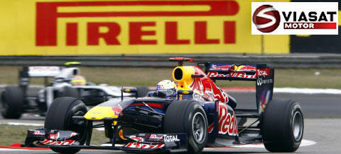 Red Bull Racing-bil på en bana (AI text)