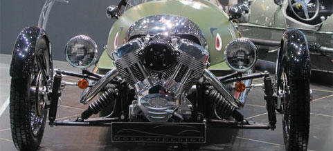 En motorcykel med en sidaresäck. (AI text)