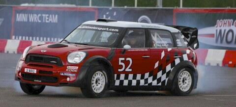 En Mini Cooper S rallybil (AI text)