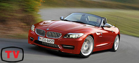 BMW Z4 roadster kör på en väg. (AI text)