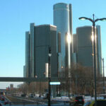 En bil parkerad i en parkeringsplats (AI text)