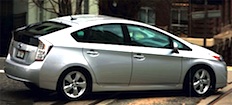 En Toyota Prius parkerad på gatan (AI text)