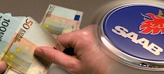 Saab-logotyp på en bil (AI text)