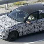 BMW X5 snattades i kamouflage (AI text)