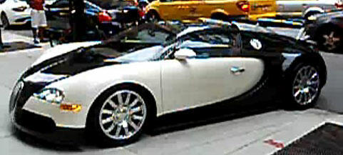 En Bugatti Veyron parkerad på en gata. (AI text)