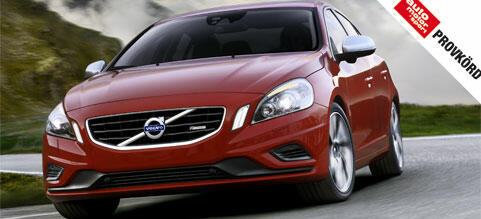 Volvo V40 med turbodieselmotor (TDI). (AI text)