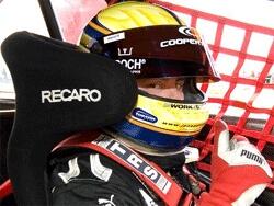 en race car-förare i en race car (AI text)