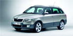 En silverfärgad Skoda (AI text)