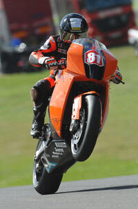 en motorsportförare på en racerbana (AI text)