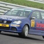 En Volkswagen Polo RGT i racerbana. (AI text)