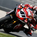 en motorsportförare på en bana (AI text)