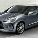 En grå Citroën C3. (AI text)