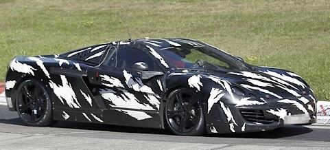 McLaren P1: Spionfoton (AI text)