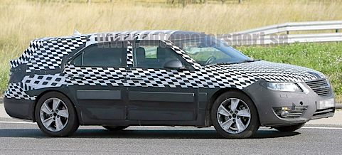 En Skoda Savana spanade in på vägen. (AI text)