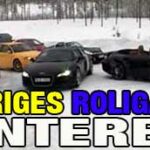Svenska bilar parkerade i snön (AI text)