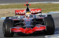 En Mercedes McLaren (AI text)