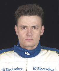 En racerförare i racerdräkt (AI text)