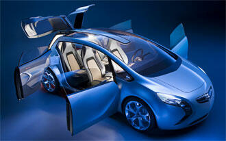 En blå bil med öppna dörrar (AI text)