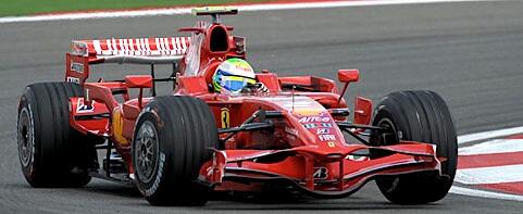 En Ferrari-racebil på en racerbana. (AI text)