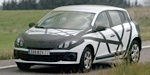 En Skoda Fabia upptäcktes köra längs en landsväg. (AI text)