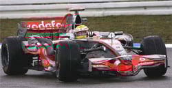 En Mercedes McLaren (AI text)