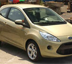 En Ford Fiesta parkerad på en parkeringsplats (AI text)