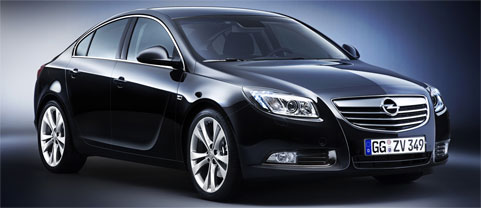 En svart Opel Insignia (AI text)