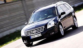 En svart Nissan (AI text)