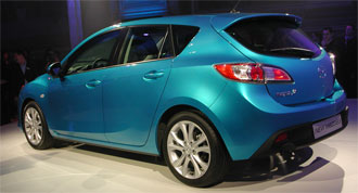 Mazda Mazda3 skrot på Kinas bilsalong (AI text)