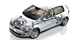 En silverfärgad Volkswagen Golf med upphisslat motorlock. (AI text)