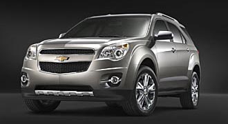 2012 års Chevrolet Equinox visas mot en mörk bakgrund. (AI text)