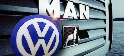 En man kör en Volkswagen-van. (AI text)