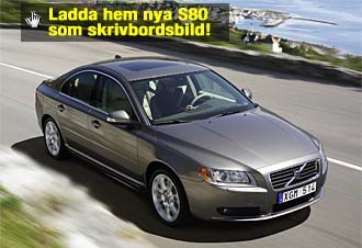 En Volvo S60 kör nedför vägen. (AI text)