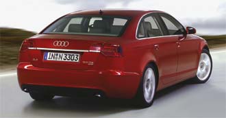Audi A4 S4 med turbodiesel (TDI) motor. (AI text)
